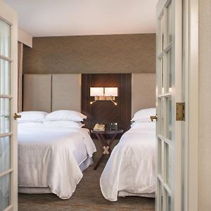 Guest Room Mobility or hearing accessible